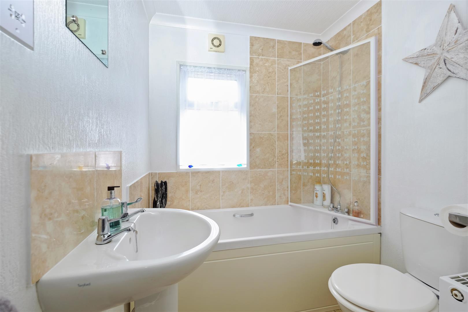 2 Bed, 2 Bath Property For Sale in Stone Street, Petham, CT4 5PR